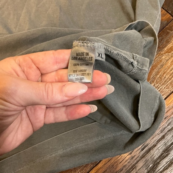 Buck Mason Slub Curved Hem Tee Gray Coal Venice Wash XL Made in USA - Picture 5 of 7